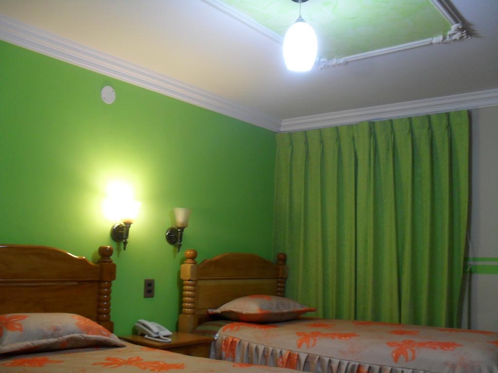 Hostal Corona Blanca Sucre Cameră foto